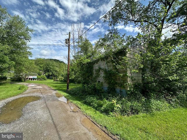 13726 HOPPS LANDING RD, Hagerstown, MD 21740