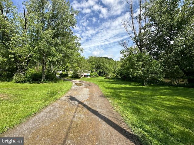 13726 HOPPS LANDING RD, Hagerstown, MD 21740