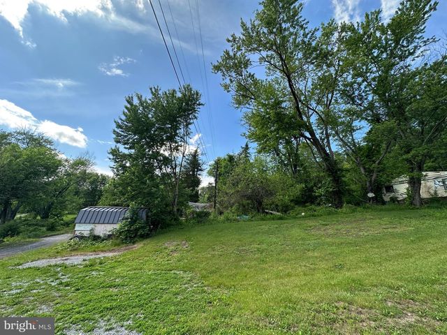 13726 HOPPS LANDING RD, Hagerstown, MD 21740