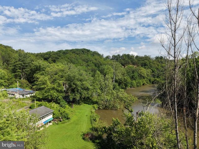 13726 HOPPS LANDING RD, Hagerstown, MD 21740