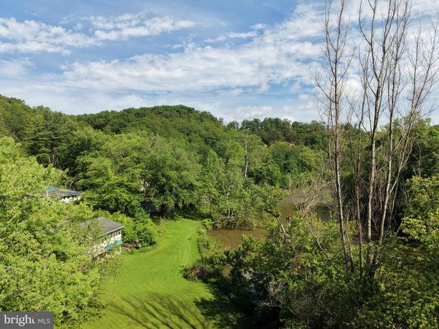 13726 HOPPS LANDING RD, Hagerstown, MD 21740