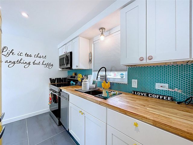 304 29TH STREET A, Holmes Beach, FL 34217