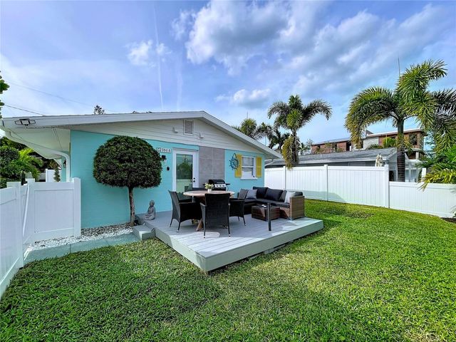 304 29TH STREET A, Holmes Beach, FL 34217