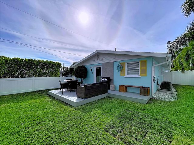 304 29TH STREET A, Holmes Beach, FL 34217