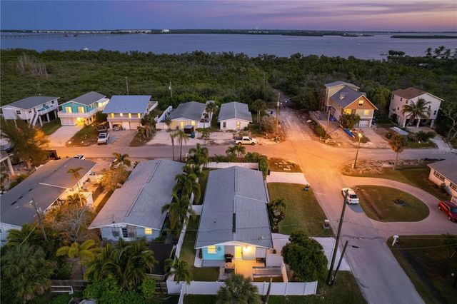 304 29TH STREET A, Holmes Beach, FL 34217