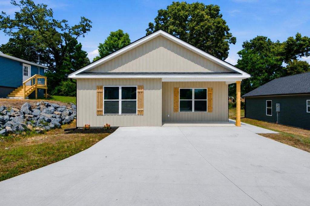 1571 Strawberry Lane NE, Cleveland, TN 37311