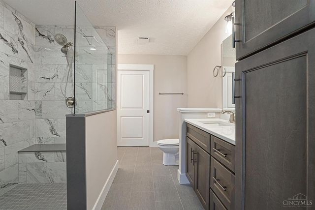 5019 Waterford Lane, Middletown, OH 45042