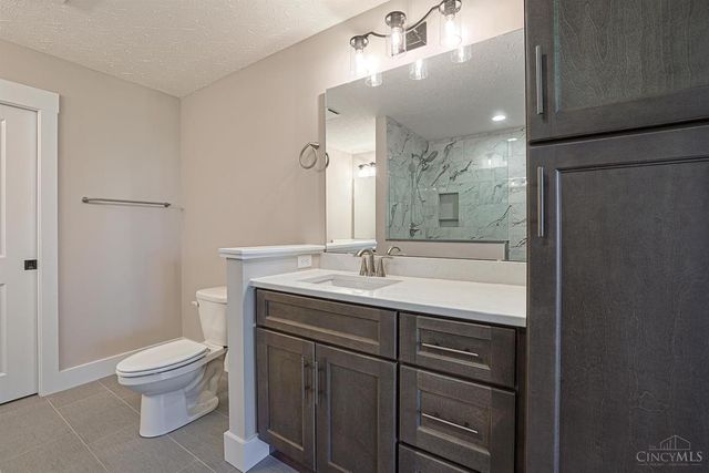 5019 Waterford Lane, Middletown, OH 45042