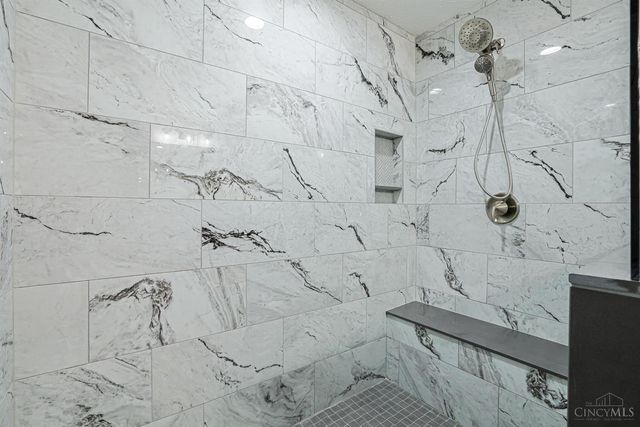 5019 Waterford Lane, Middletown, OH 45042