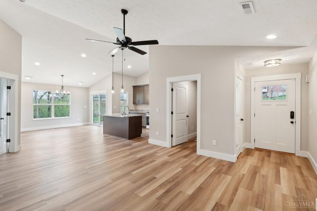 5019 Waterford Lane, Middletown, OH 45042