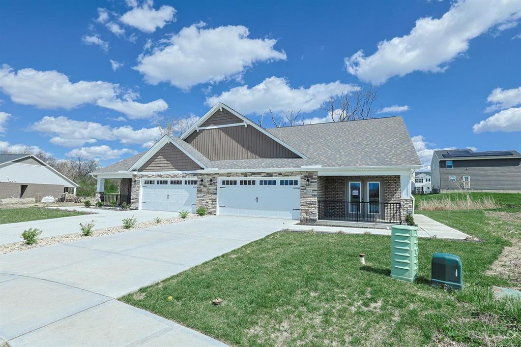 5019 Waterford Lane, Middletown, OH 45042