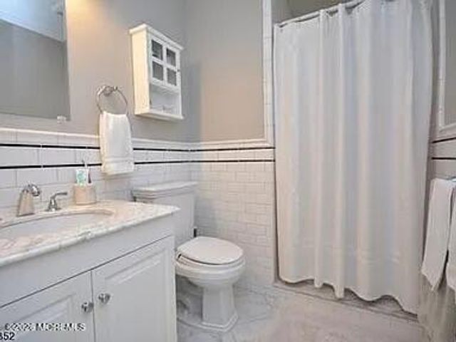 24 Spring Valley Boulevard, Basking Ridge, NJ 07920