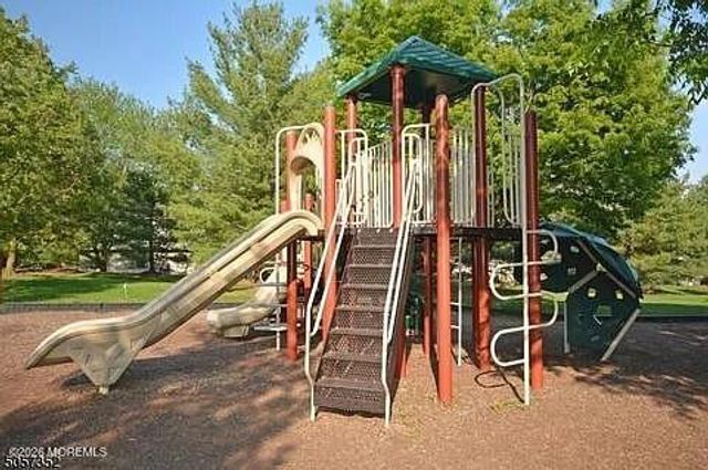 24 Spring Valley Boulevard, Basking Ridge, NJ 07920