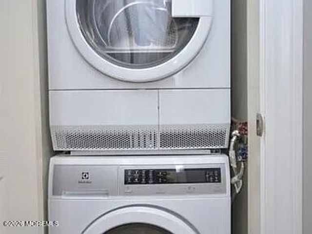 24 Spring Valley Boulevard, Basking Ridge, NJ 07920