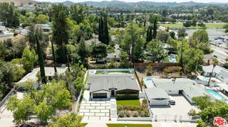 20748 Burbank Boulevard, Woodland Hills, CA 91367