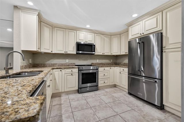 9050 PARK BOULEVARD 7, Seminole, FL 33777