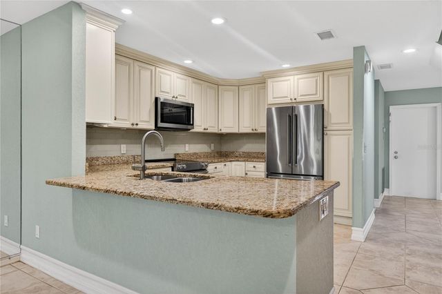 9050 PARK BOULEVARD 7, Seminole, FL 33777