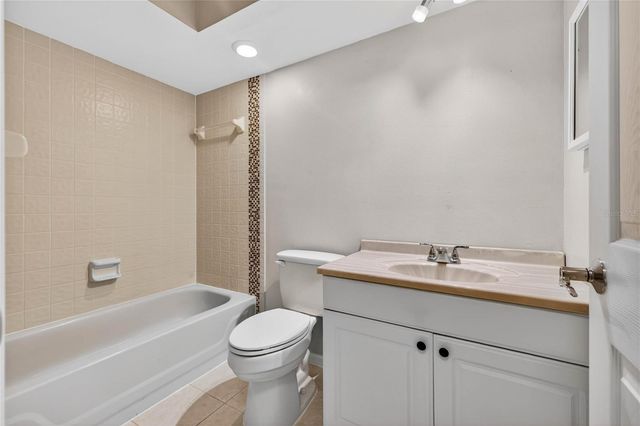 9050 PARK BOULEVARD 7, Seminole, FL 33777