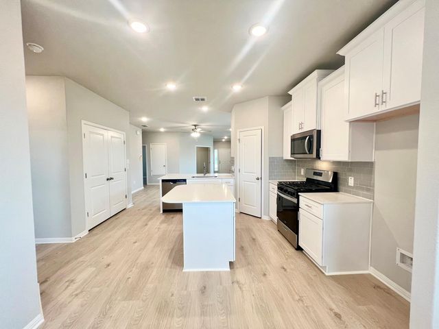 193 Jackman DR, Buda, TX 78610