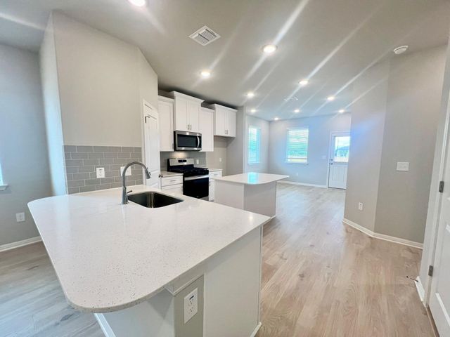 193 Jackman DR, Buda, TX 78610