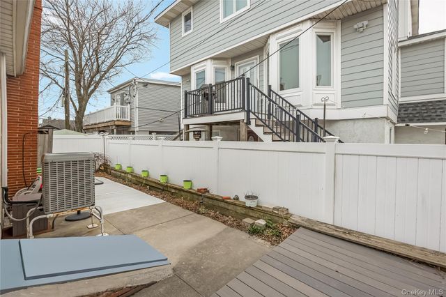 27 June Walk, Long Beach, NY 11561