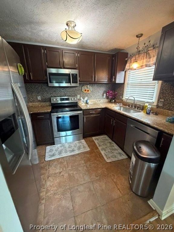 712 Alexwood Drive, Hope Mills, NC 28348 — photo 4