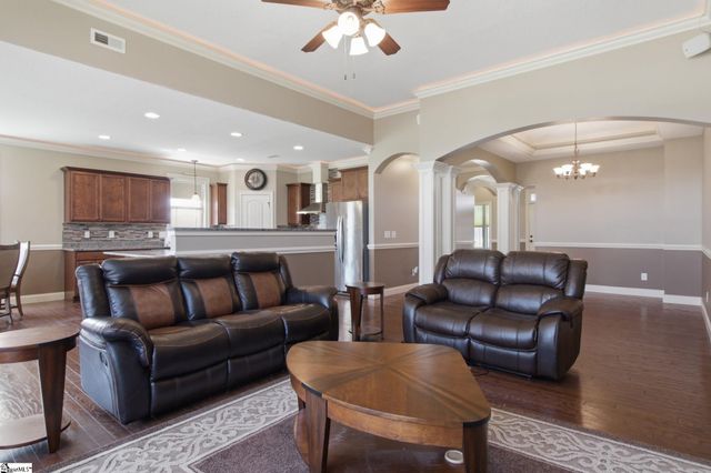 222 Creekside Farms Way, Moore, SC 29334