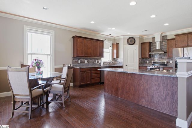 222 Creekside Farms Way, Moore, SC 29334