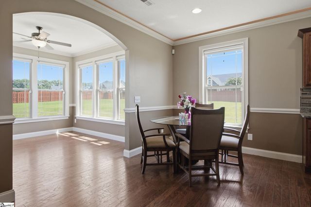 222 Creekside Farms Way, Moore, SC 29334