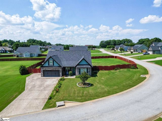 222 Creekside Farms Way, Moore, SC 29334