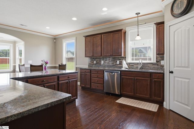 222 Creekside Farms Way, Moore, SC 29334