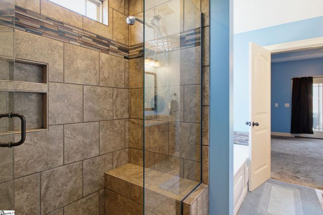 222 Creekside Farms Way, Moore, SC 29334