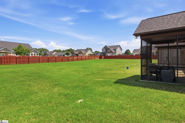 222 Creekside Farms Way, Moore, SC 29334