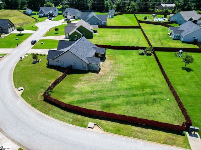 222 Creekside Farms Way, Moore, SC 29334
