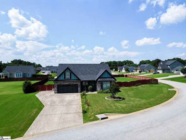 222 Creekside Farms Way, Moore, SC 29334