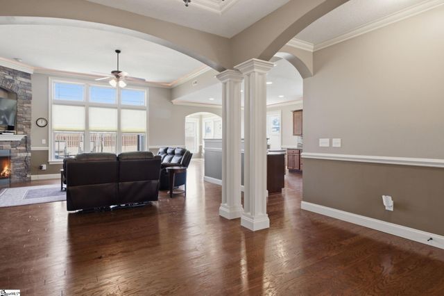 222 Creekside Farms Way, Moore, SC 29334