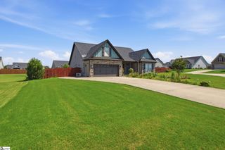 222 Creekside Farms Way, Moore, SC 29334