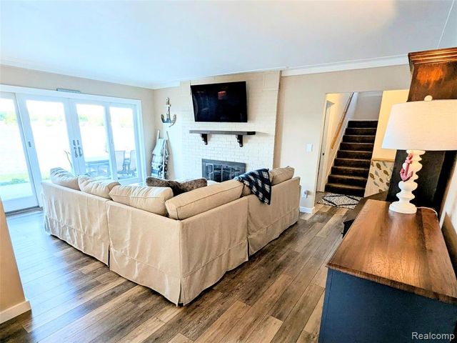 2525 Davista Drive, Highland, MI 48356