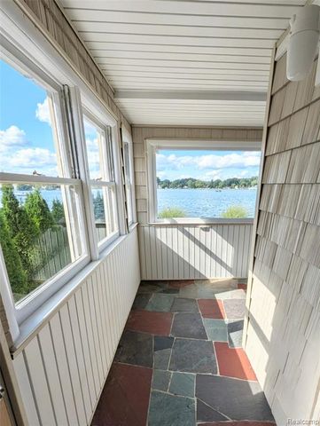 2525 Davista Drive, Highland, MI 48356