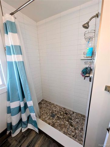2525 Davista Drive, Highland, MI 48356