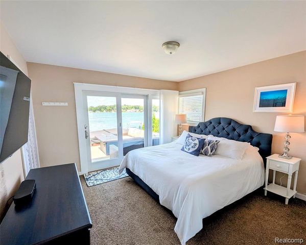 2525 Davista Drive, Highland, MI 48356