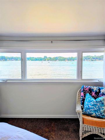 2525 Davista Drive, Highland, MI 48356