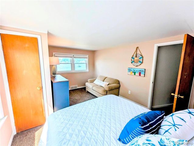 2525 Davista Drive, Highland, MI 48356