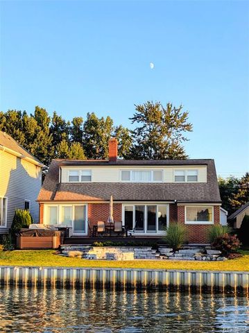 2525 Davista Drive, Highland, MI 48356