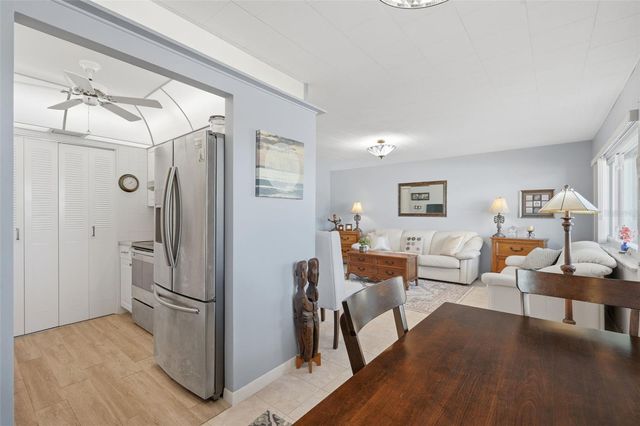 1235 S HIGHLAND AVENUE 1-207, Clearwater, FL 33756