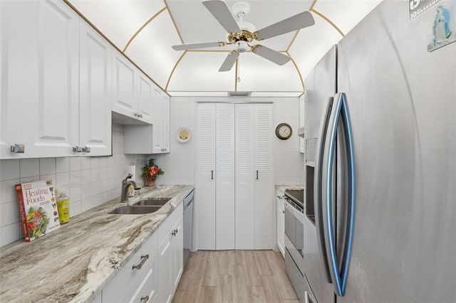 1235 S HIGHLAND AVENUE 1-207, Clearwater, FL 33756