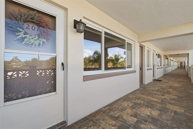 1235 S HIGHLAND AVENUE 1-207, Clearwater, FL 33756