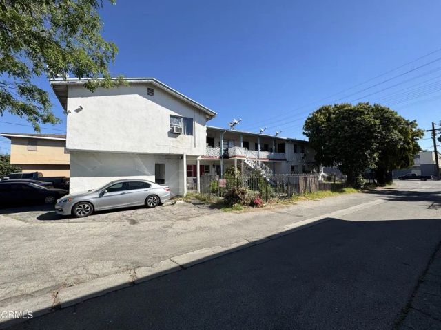 6853 Fulton Avenue, North Hollywood, CA 91605