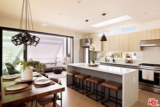 836 1/2 N Mccadden Place, Los Angeles, CA 90038