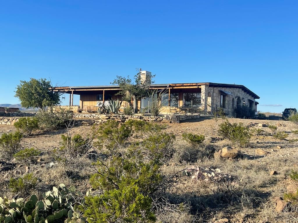 1998 Nodeerhere Rd, Terlingua, TX 79852